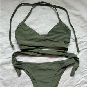 Aerie bikini xxs green scoop top with cheeky bottoms so cute on!